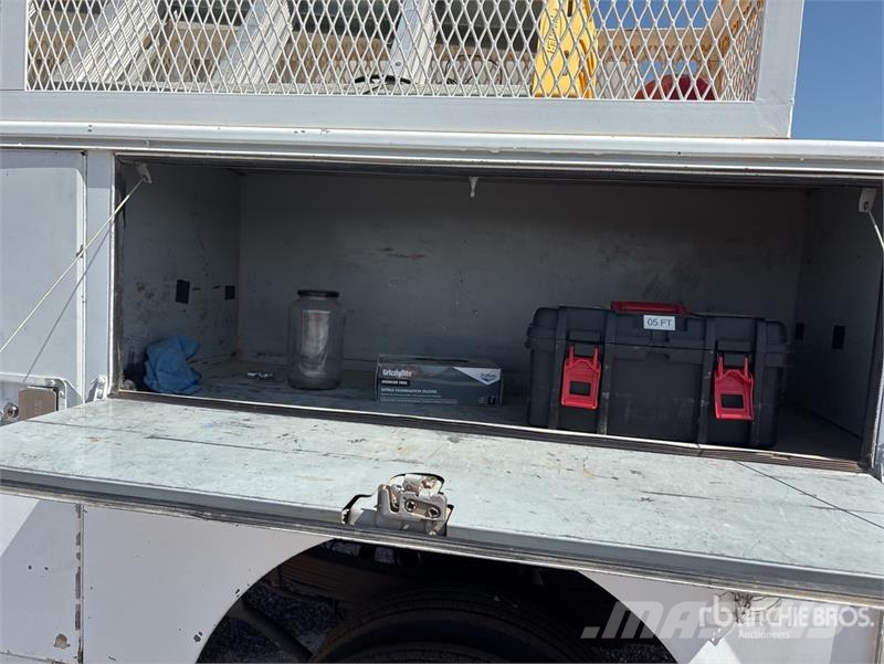 Chevrolet C4500 4x4 Fuel Truck Kamioni cisterne