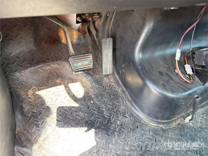 Chevrolet C4500 4x4 Fuel Truck Kamioni cisterne