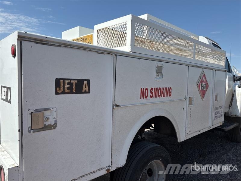 Chevrolet C4500 4x4 Fuel Truck Kamioni cisterne