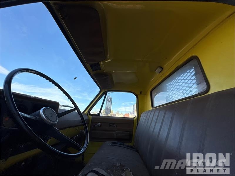 Chevrolet C60 Грузовики-платформы/боковая разгрузка
