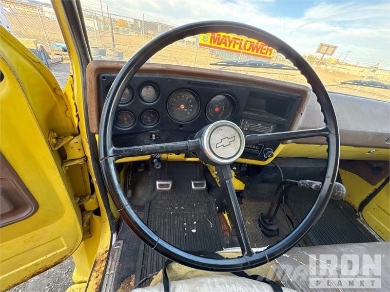 Chevrolet C60 Грузовики-платформы/боковая разгрузка