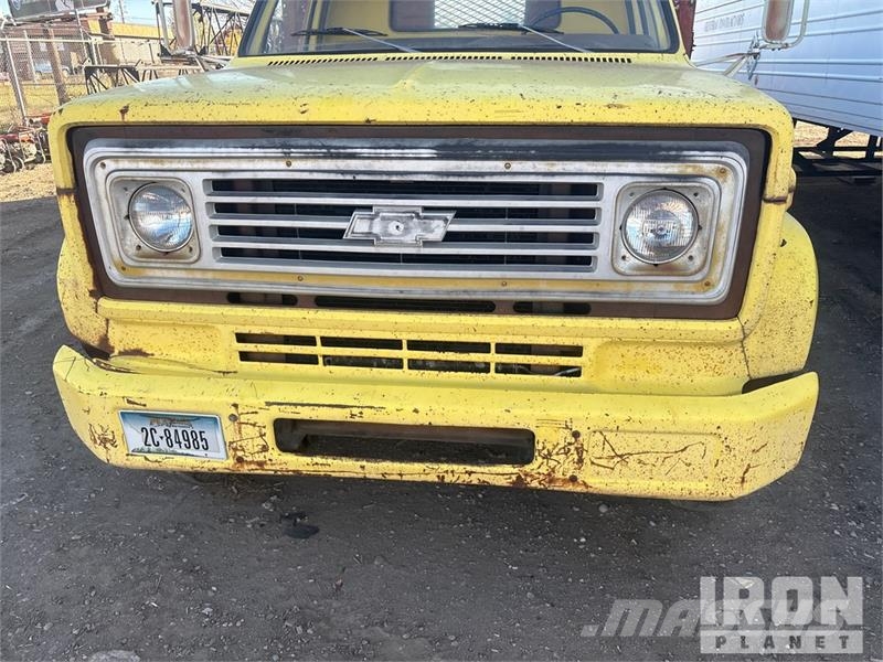 Chevrolet C60 Грузовики-платформы/боковая разгрузка