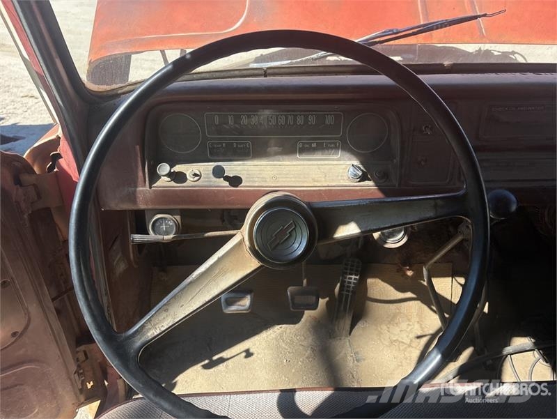 Chevrolet C60 Цистерни за вода
