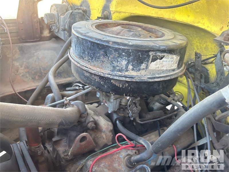 Chevrolet C60 Грузовики-платформы/боковая разгрузка