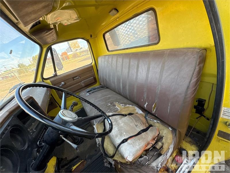Chevrolet C60 Грузовики-платформы/боковая разгрузка