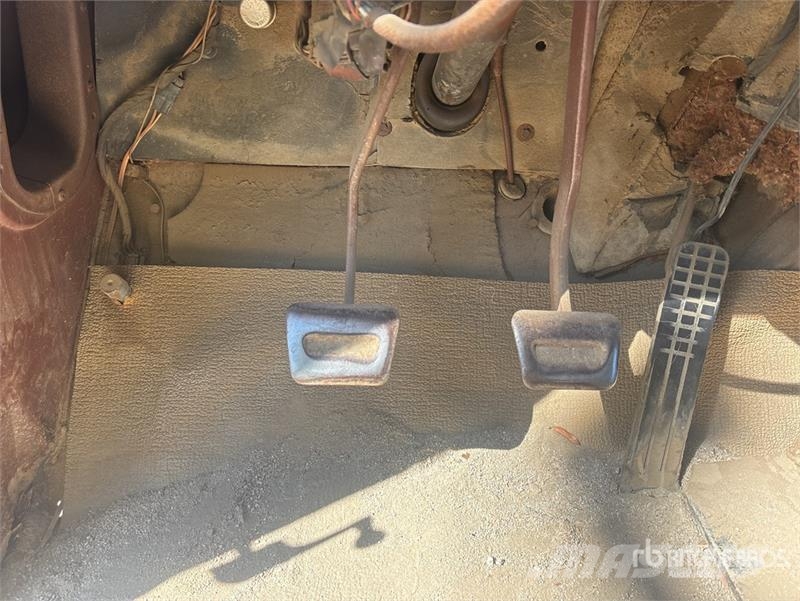 Chevrolet C60 Цистерни за вода
