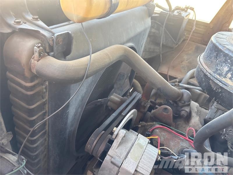 Chevrolet C60 Грузовики-платформы/боковая разгрузка