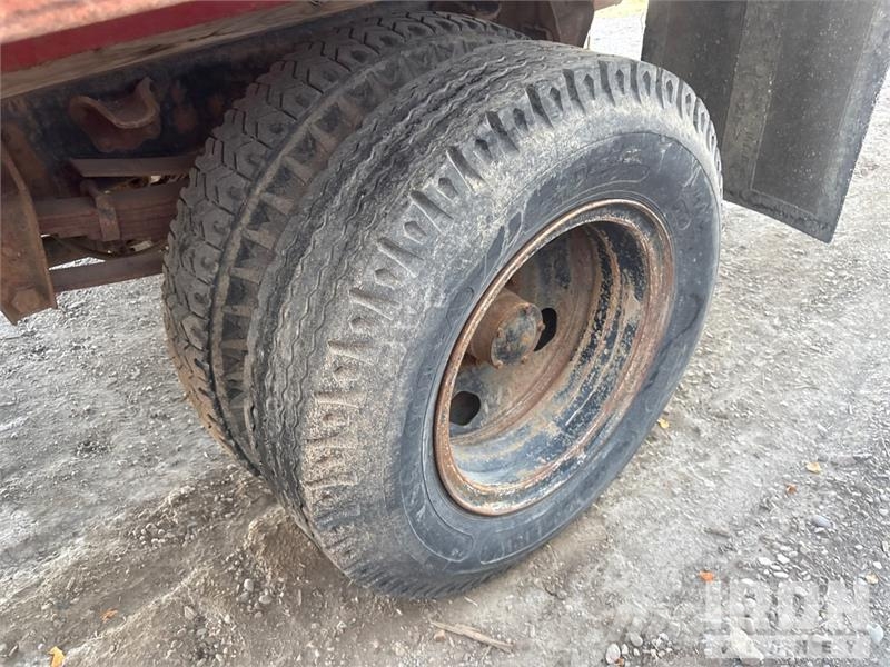 Chevrolet C60 Грузовики-платформы/боковая разгрузка
