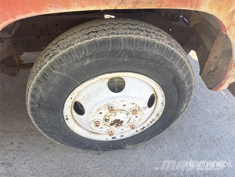 Chevrolet C60 Цистерни за вода
