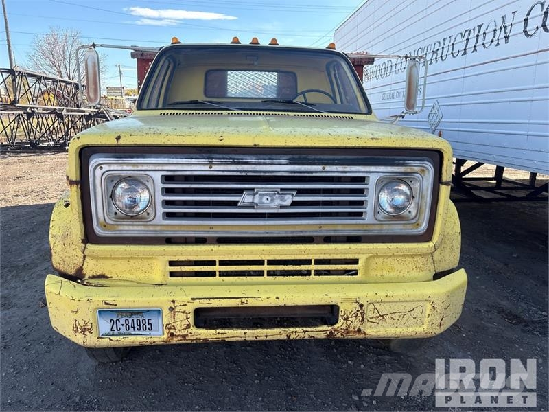 Chevrolet C60 Грузовики-платформы/боковая разгрузка