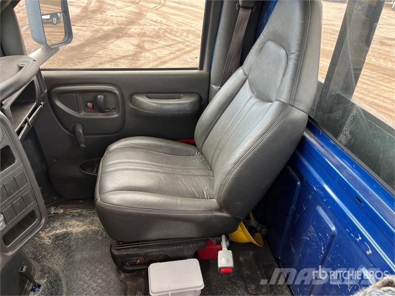 Chevrolet C6500 4x2 Flatbed Truck Kamioni sa otvorenim sandukom