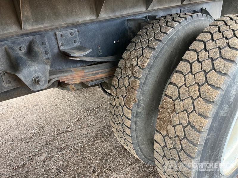 Chevrolet C6500 4x2 Flatbed Truck Kamioni sa otvorenim sandukom