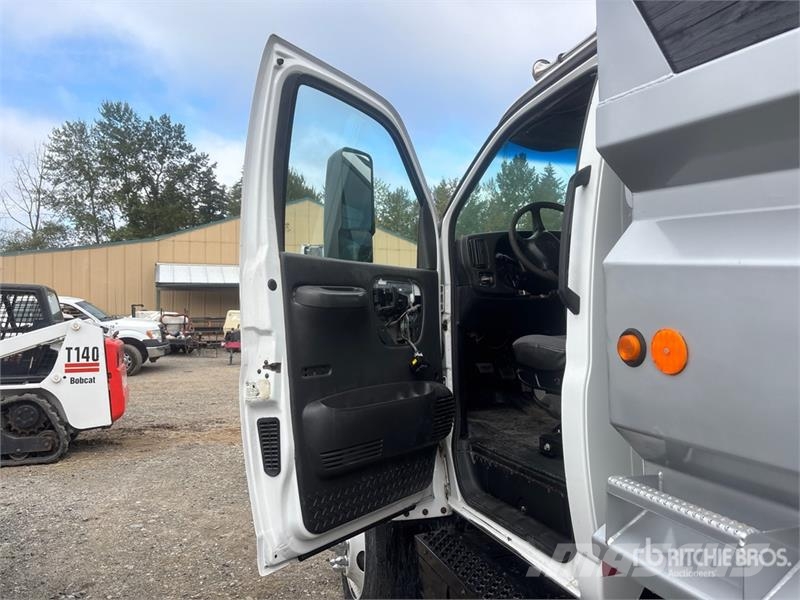 Chevrolet C7500 شاحنات قلابة