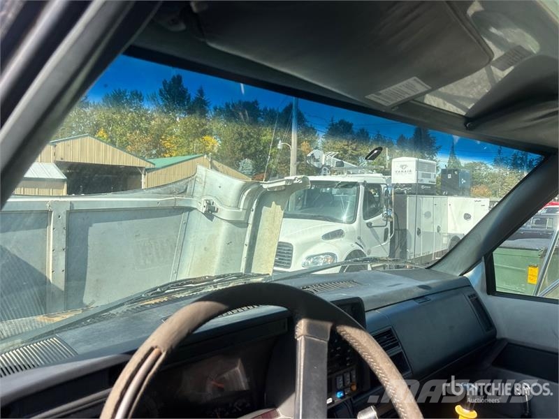 Chevrolet C7500 شاحنات قلابة