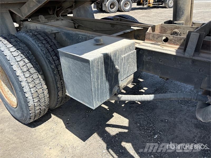 Chevrolet C7500 Tipper trucks