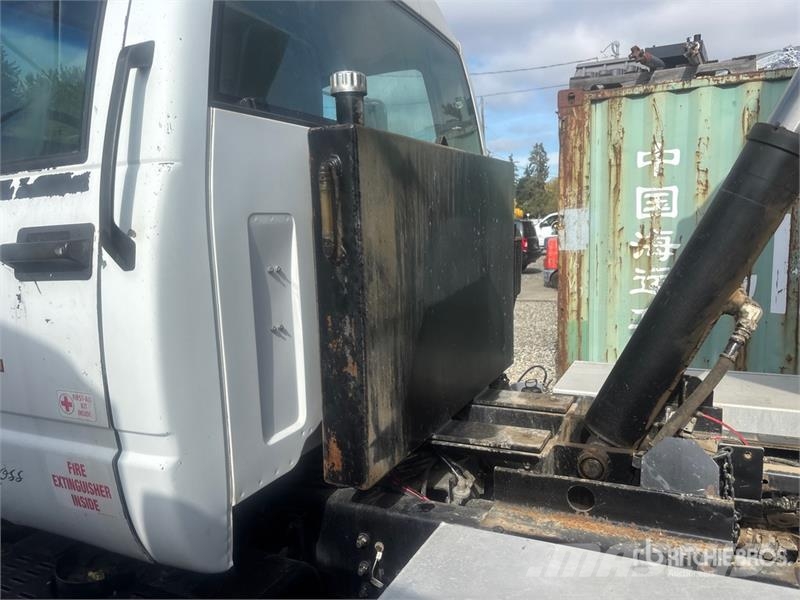 Chevrolet C7500 شاحنات قلابة