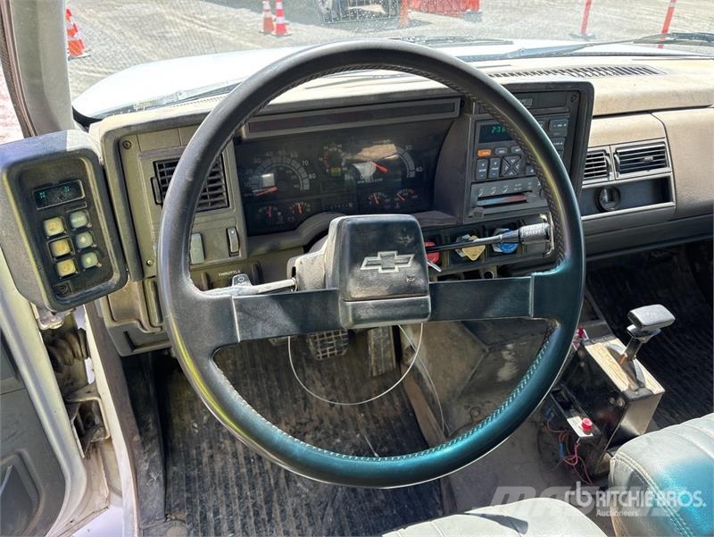 Chevrolet C7500 Tipper trucks