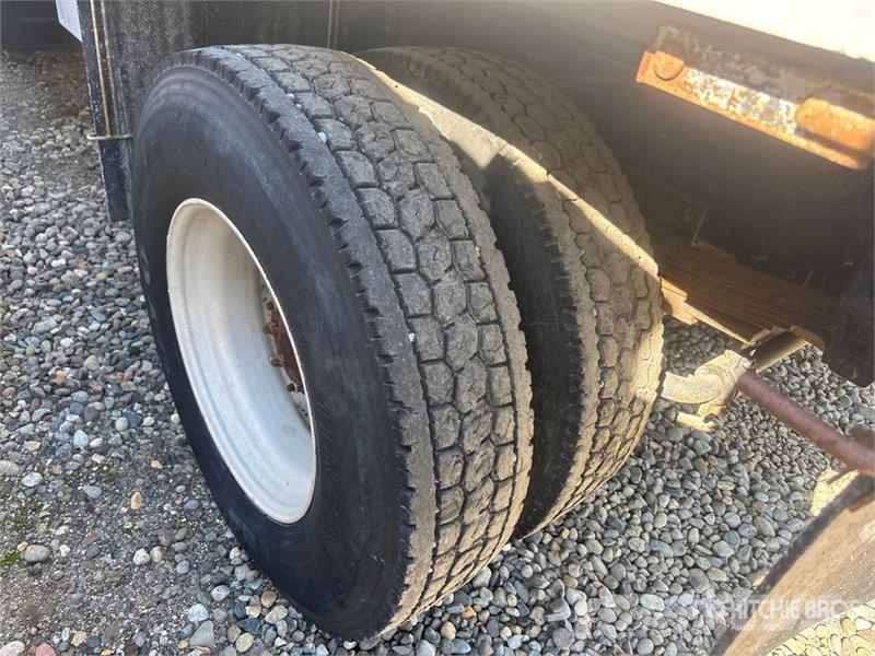 Chevrolet C7500 شاحنات قلابة