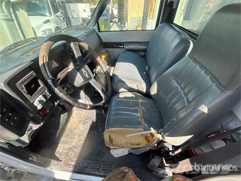 Chevrolet C7500 شاحنات قلابة