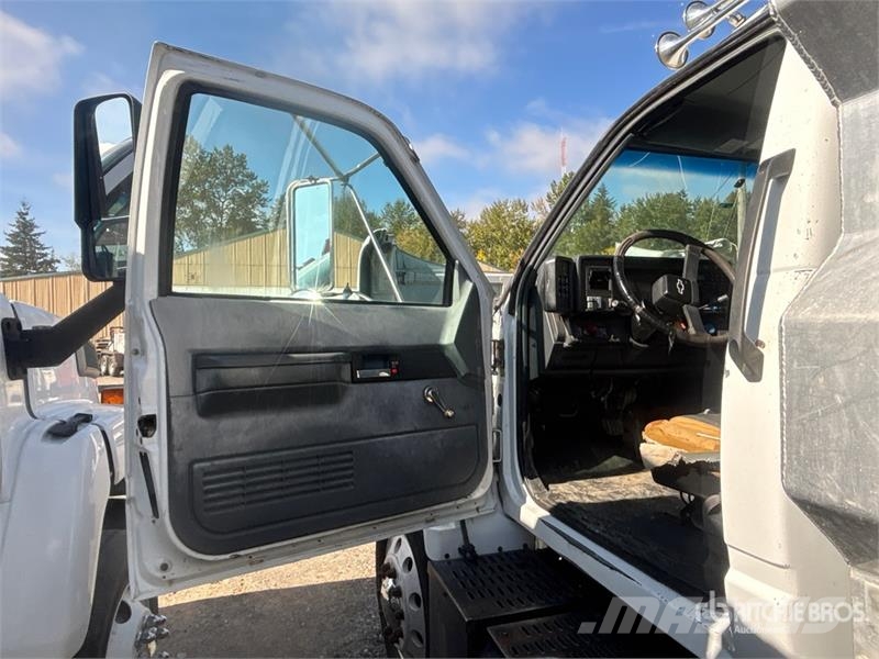 Chevrolet C7500 شاحنات قلابة