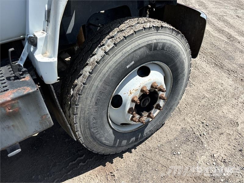 Chevrolet C7500 Tipper trucks