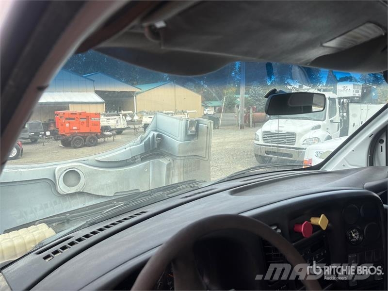 Chevrolet C7500 شاحنات قلابة