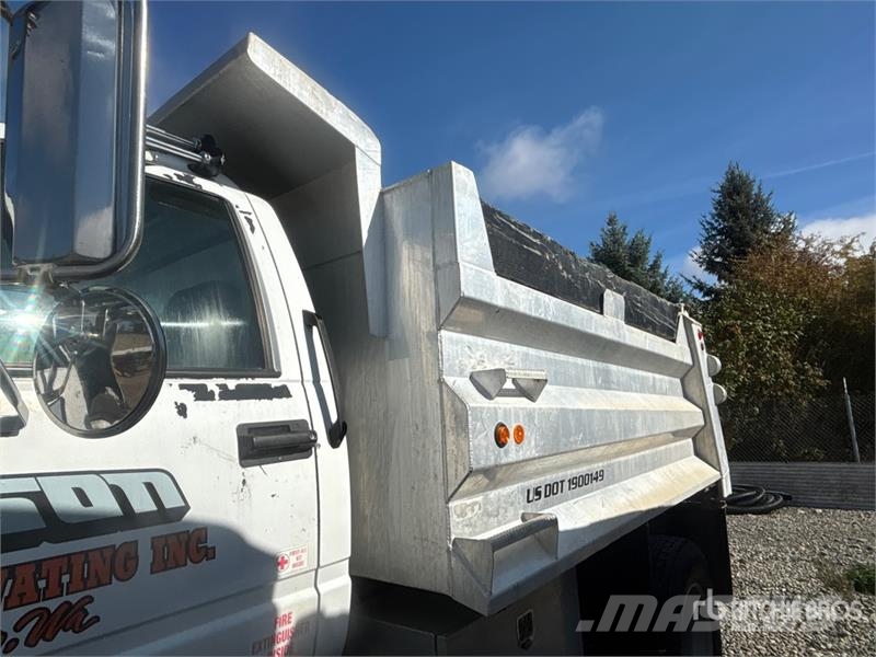 Chevrolet C7500 شاحنات قلابة
