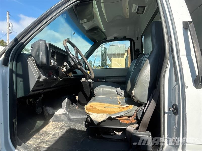 Chevrolet C7500 شاحنات قلابة