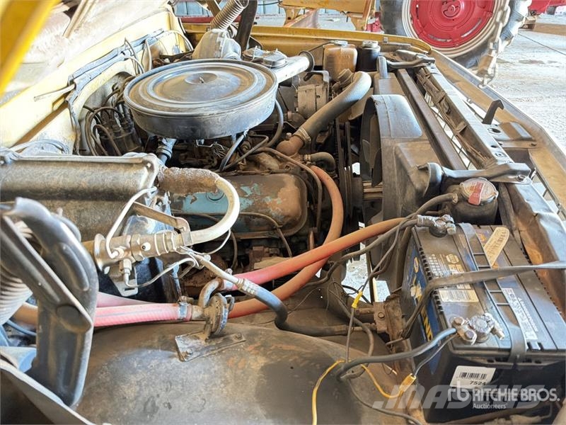 Chevrolet Cheyenne 20 4x2 Utility Truck Pik up kamioni