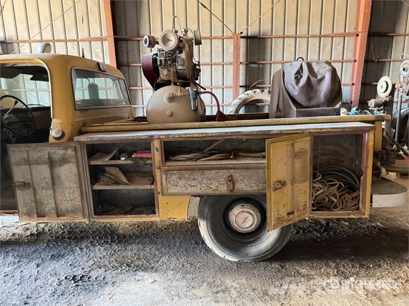 Chevrolet Cheyenne 20 4x2 Utility Truck Pik up kamioni