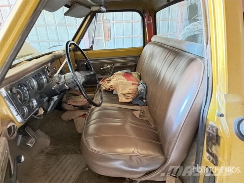 Chevrolet Cheyenne 20 4x2 Utility Truck Pik up kamioni