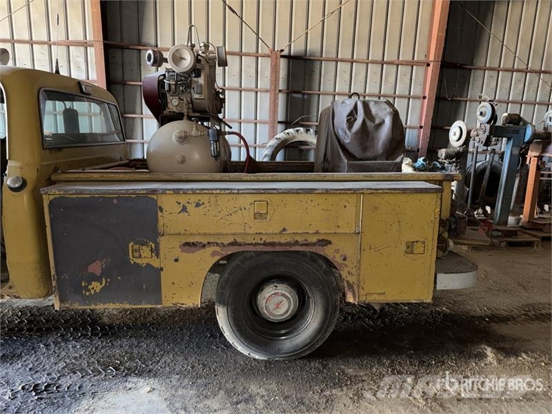 Chevrolet Cheyenne 20 4x2 Utility Truck Pik up kamioni
