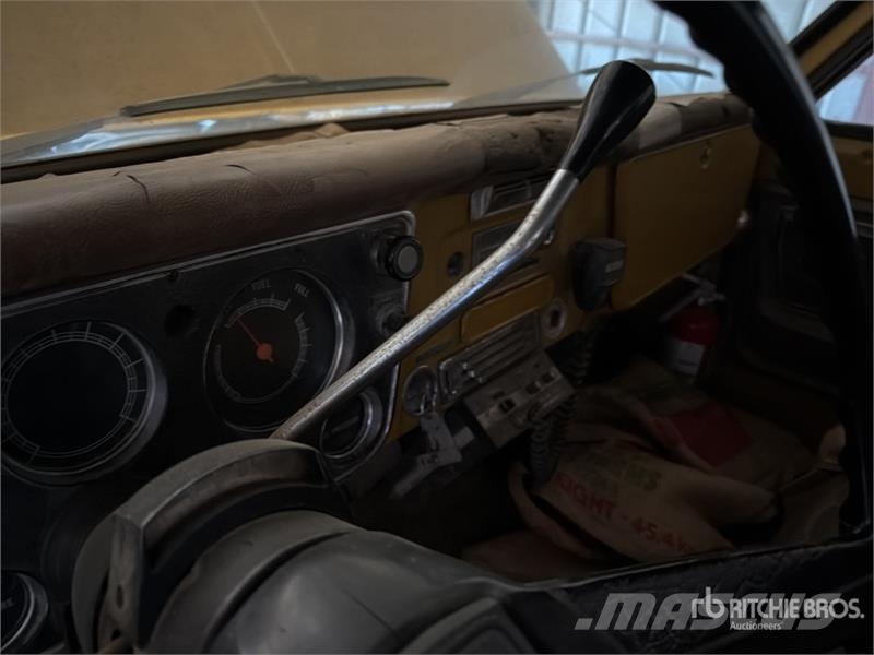Chevrolet Cheyenne 20 4x2 Utility Truck Pik up kamioni