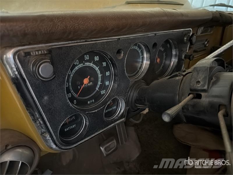 Chevrolet Cheyenne 20 4x2 Utility Truck Pik up kamioni