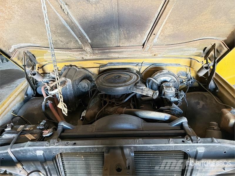 Chevrolet Cheyenne 20 4x2 Utility Truck Pik up kamioni