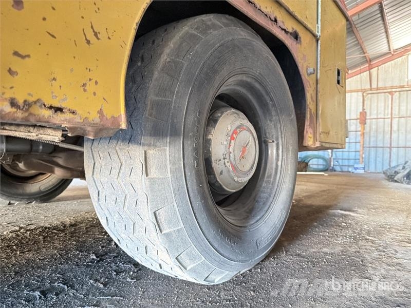 Chevrolet Cheyenne 20 4x2 Utility Truck Pik up kamioni