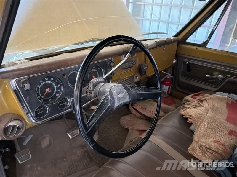 Chevrolet Cheyenne 20 4x2 Utility Truck Pik up kamioni