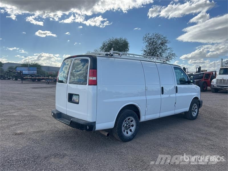 Chevrolet Express 1500 Cargo Van 大型面包车