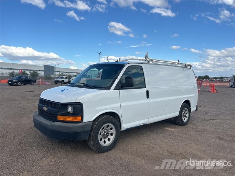 Chevrolet Express 1500 Cargo Van 大型面包车