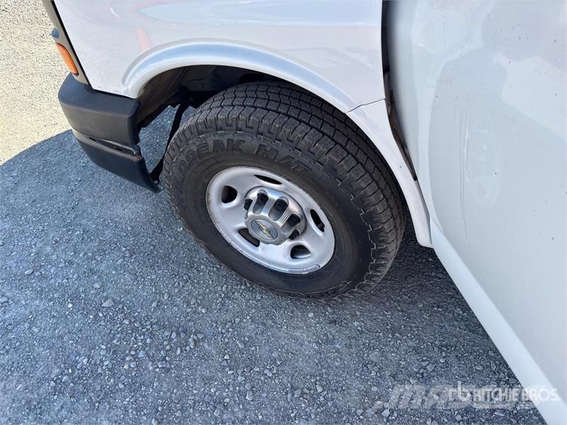 Chevrolet Express 2500 Cargo Van 패널 화물차