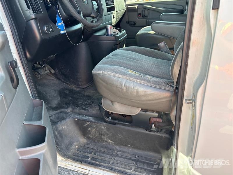Chevrolet Express 2500 Cargo Van 패널 화물차
