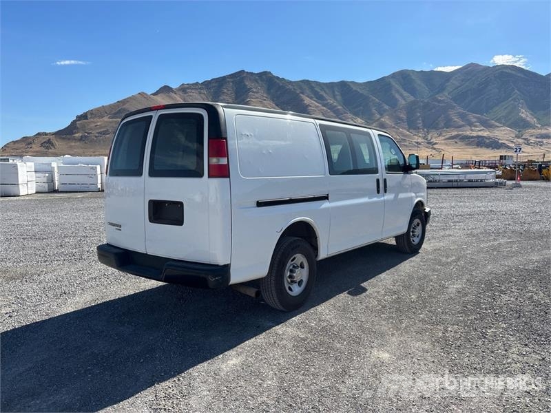 Chevrolet Express 2500 Cargo Van 패널 화물차