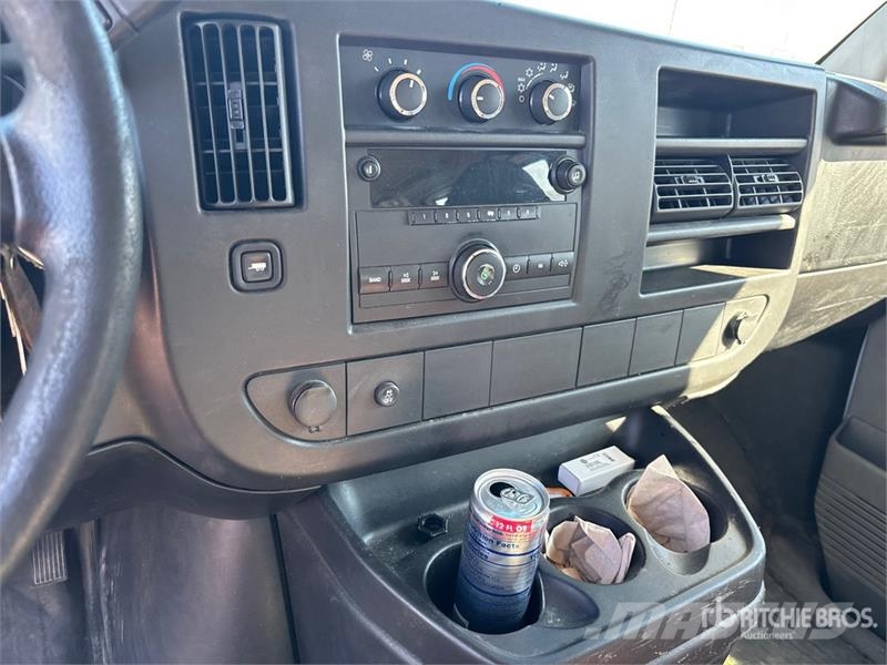 Chevrolet Express 2500 Cargo Van 패널 화물차