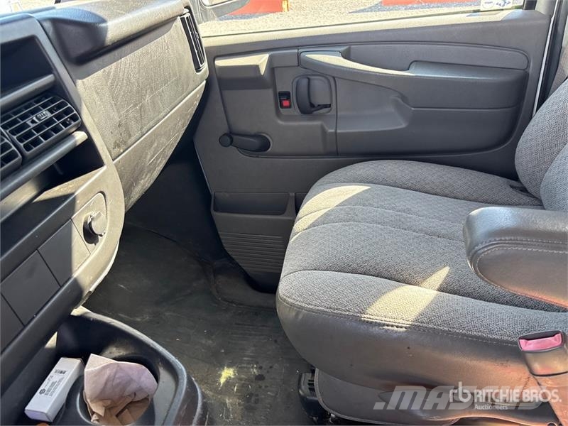 Chevrolet Express 2500 Cargo Van 패널 화물차