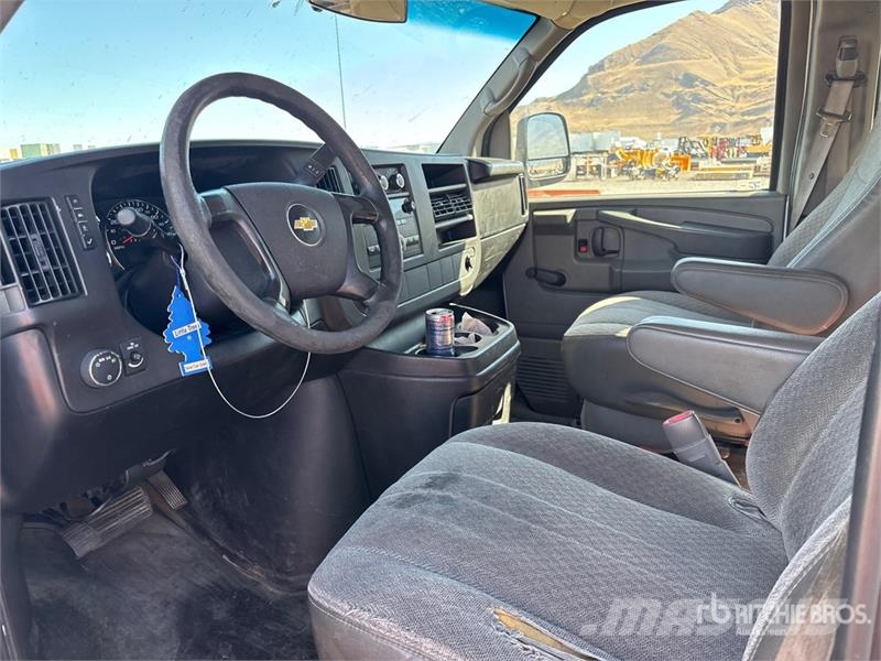 Chevrolet Express 2500 Cargo Van 패널 화물차