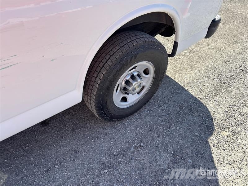 Chevrolet Express 2500 Cargo Van 패널 화물차