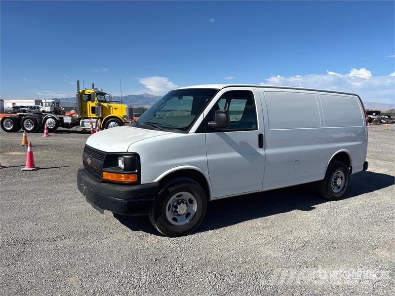 Chevrolet Express 2500 Cargo Van 패널 화물차