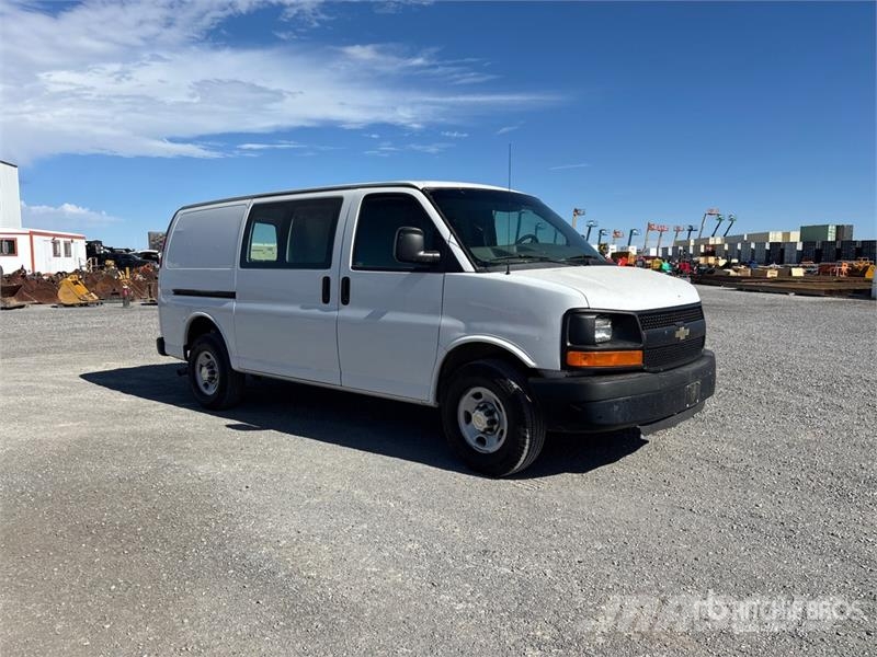 Chevrolet Express 2500 Cargo Van 패널 화물차