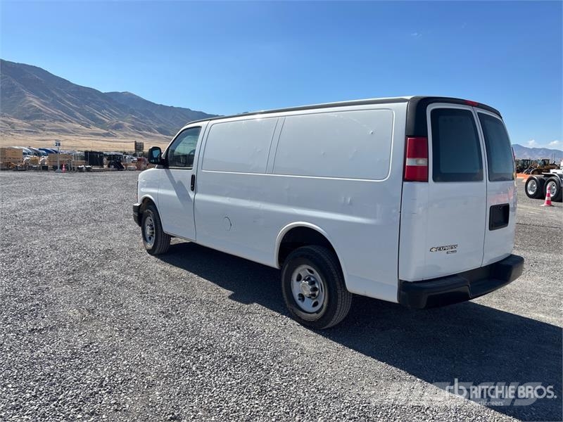 Chevrolet Express 2500 Cargo Van 패널 화물차
