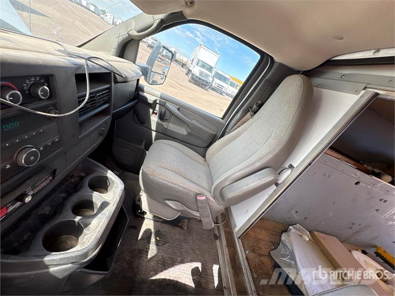 Chevrolet Express 3500 4x2 Utility Truck شاحنات خفيفة/مفصلية الجوانب